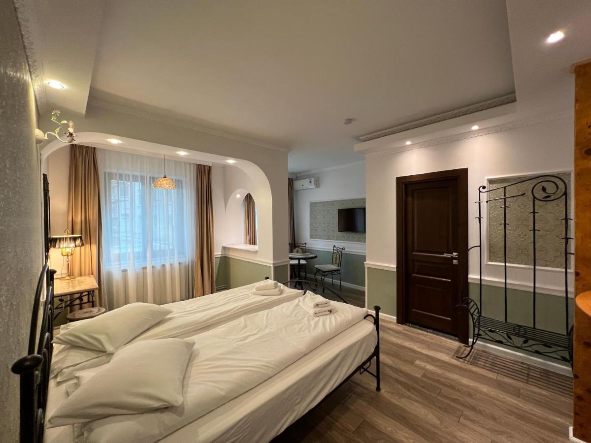 Hotel Boutique Cathedral Plaza Residences Room For Rent Downtown Bukarest Exterior foto