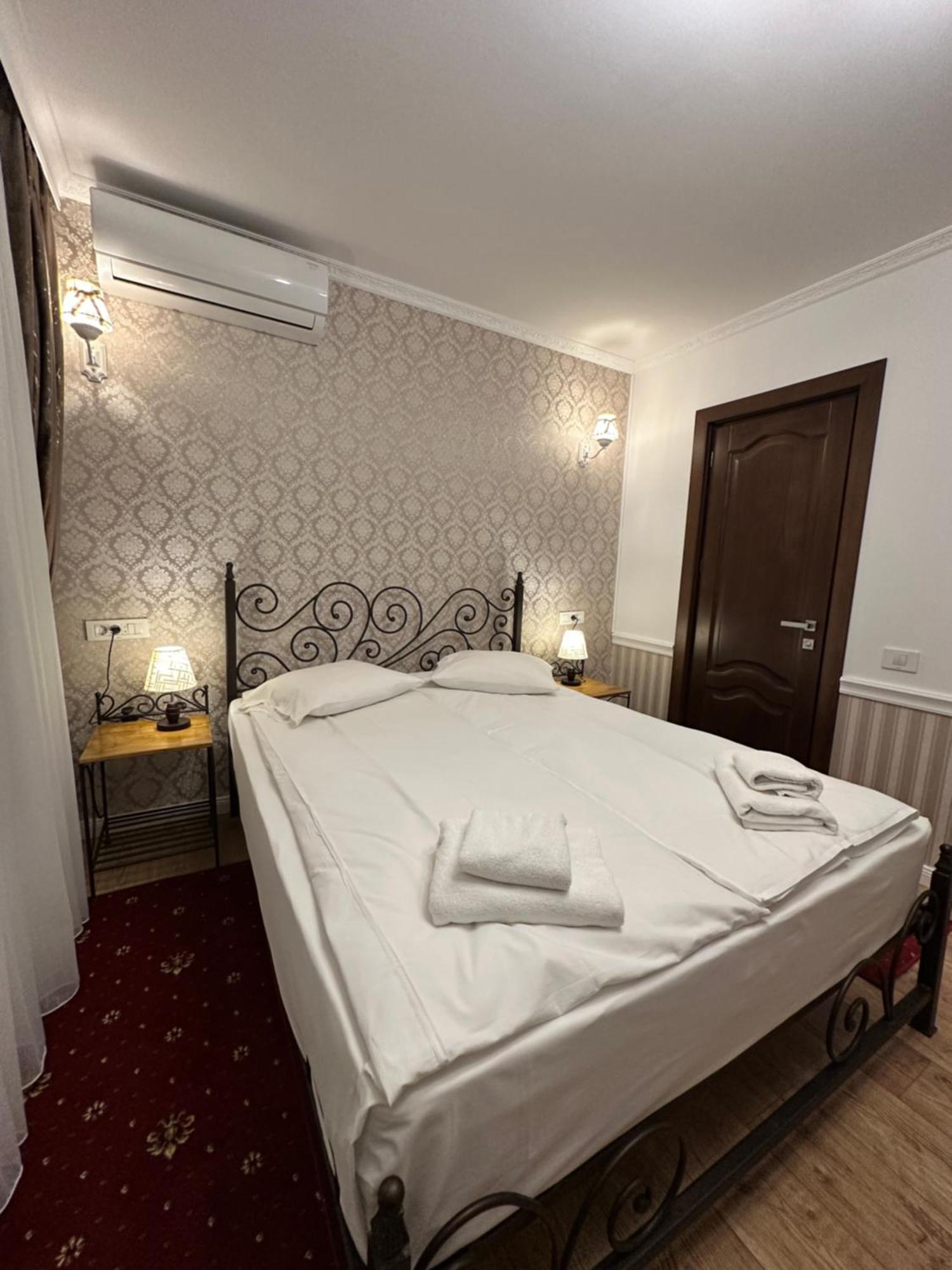 Hotel Boutique Cathedral Plaza Residences Room For Rent Downtown Bukarest Exterior foto